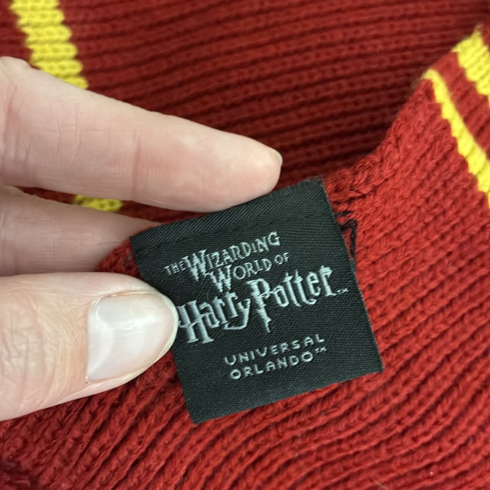 Authentic Harry Potter Gryffindor Scarf - Universal Studios - Picture 6 of 8
